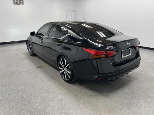 2020 Nissan Altima SR FWD