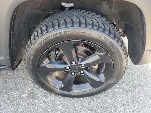 Diamond Black Crystal Pearlcoat 2024 Jeep Grand Cherokee Limited