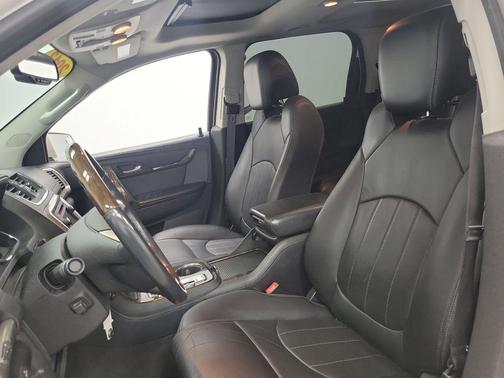 White Diamond Tricoat 2013 GMC Acadia Denali