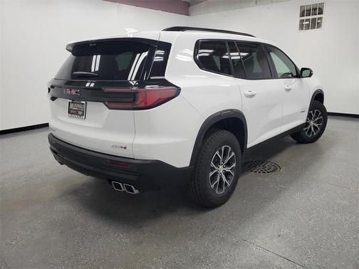 2026 GMC Acadia AWD AT4