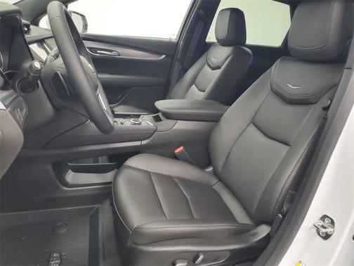 2025 Cadillac XT5 Luxury