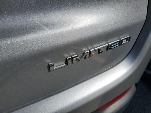 Billet Silver Metallic Clearcoat 2023 Jeep Compass Limited