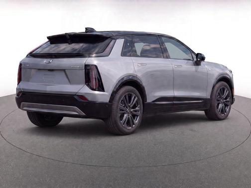 Argent Silver Metallic 2025 Cadillac OPTIQ Sport 2 AWD