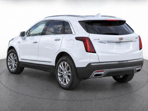 Crystal White Tricoat 2022 Cadillac XT5 Premium Luxury