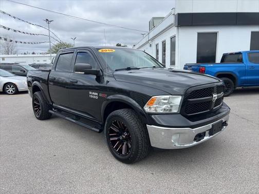 2016 RAM 1500 SLT