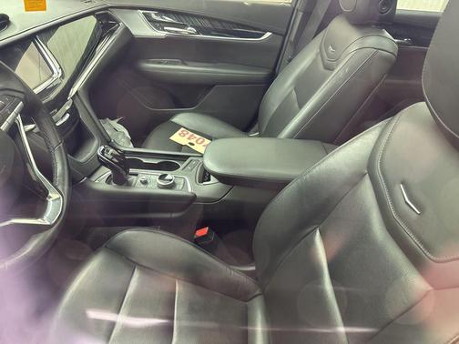 Stellar Black Metallic 2020 Cadillac XT6 Premium Luxury AWD