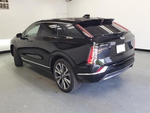 2025 Cadillac OPTIQ Luxury 2 AWD