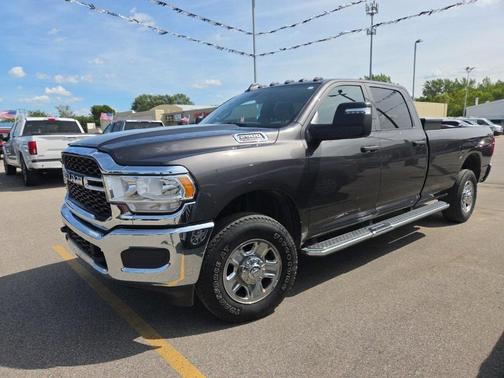 2024 RAM 2500 Tradesman Crew Cab 4x4 8' Box