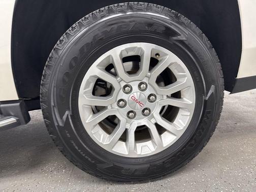 White Diamond Tricoat 2015 GMC Yukon SLT