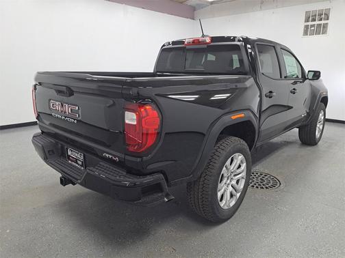 2025 GMC Canyon AT4