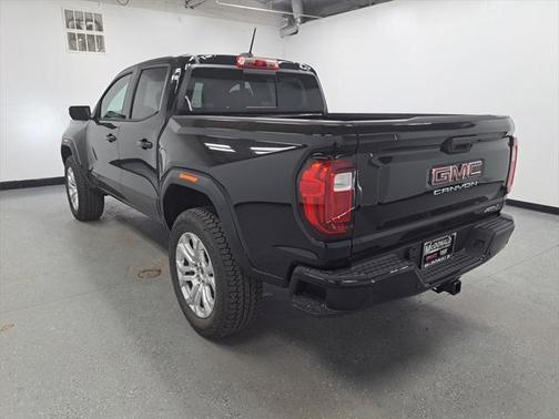 2025 GMC Canyon Base