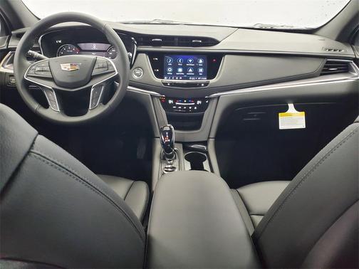 2026 Cadillac XT5 Luxury