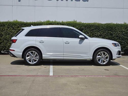 2022 Audi Q7 55 Premium Plus