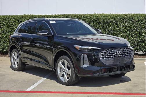 MYTHOS BLACK 2026 Audi Q5 Premium Plus TFSI quattro S tronic