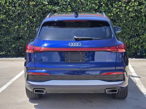 NAVARRA BLUE 2025 Audi Q5 Prestige TFSI quattro S tronic