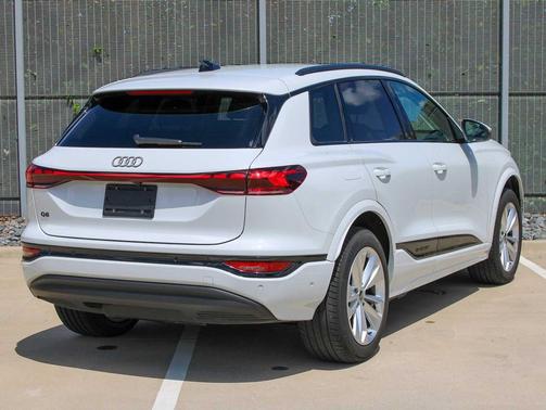 GLACIER WHITE 2025 Audi Q6 e-tron Premium