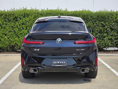 2025 BMW X4 xDrive30i