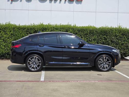2025 BMW X4 xDrive30i