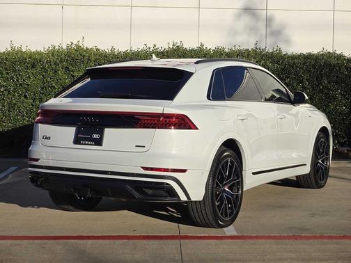 2023 Audi Q8 55 Premium Plus