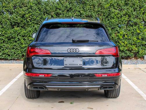 Mythos Black Metallic 2024 Audi Q5 55 S line Premium Plus
