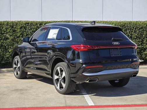 2025 Audi Q5 Premium TFSI quattro S tronic