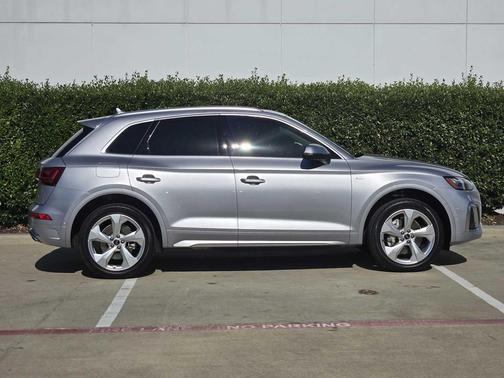2023 Audi Q5 45 S line Prestige