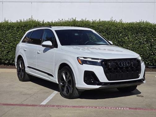 2025 Audi Q7 55 Premium Plus