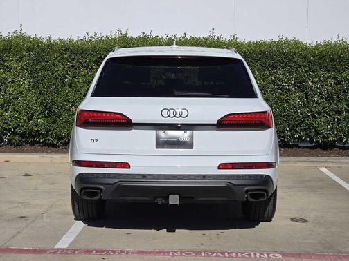 2025 Audi Q7 55 Premium Plus