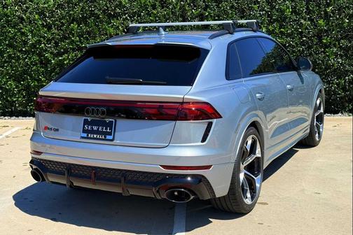 SATELLITE SILVE 2026 Audi RS Q8 4.0T