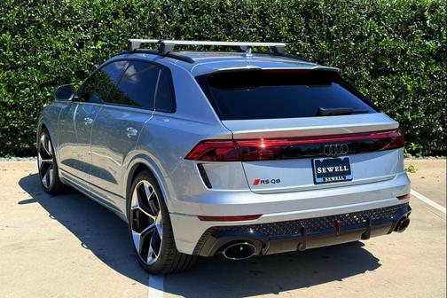 SATELLITE SILVE 2026 Audi RS Q8 4.0T