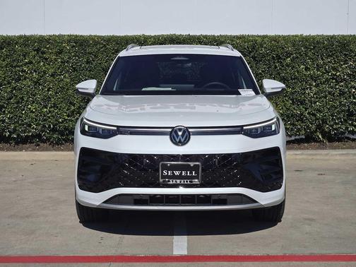 2025 Volkswagen Tiguan 2.0T SEL R-Line 4MOTION