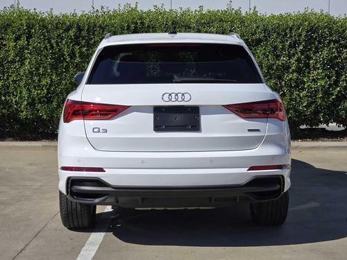 2024 Audi Q3 Premium 45 TFSI S line quattro Tiptronic
