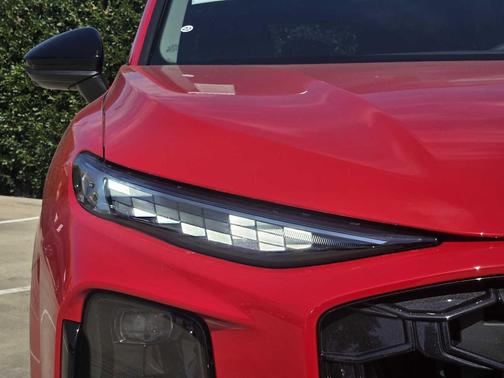PROGRESSIVE RED 2026 Audi Q3 TFSI quattro S tronic
