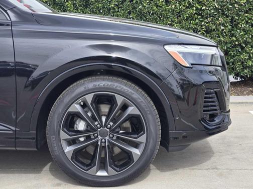 2026 Audi Q7 55 Premium Plus