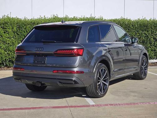 2024 Audi Q7 55 Premium Plus