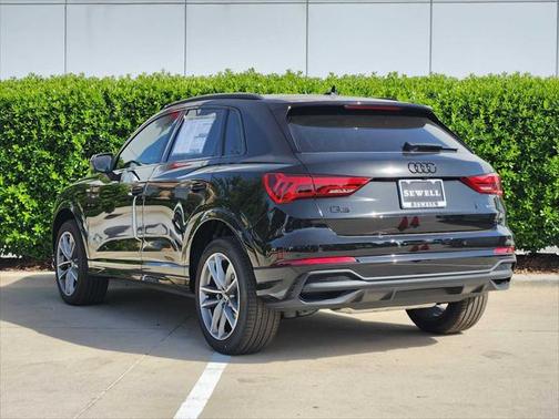 2025 Audi Q3 Premium 45 TFSI S line quattro Tiptronic