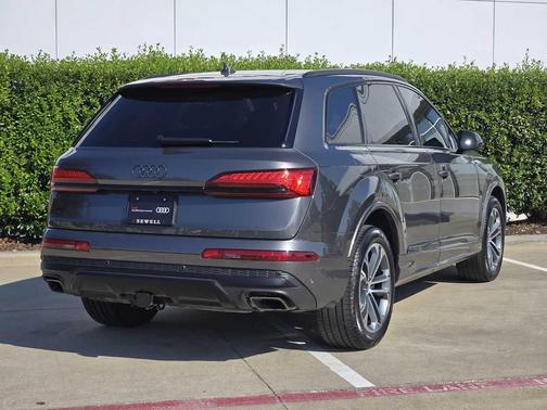 2025 Audi Q7 45 Premium Plus