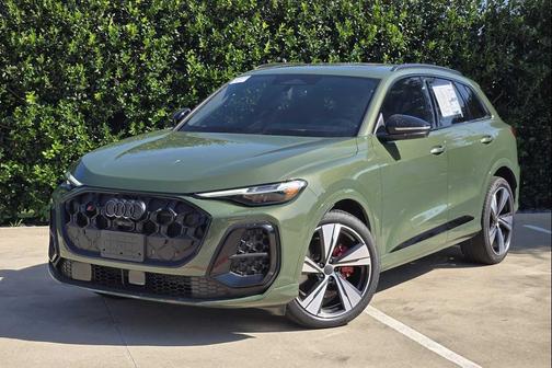DISTRICT GREEN 2026 Audi SQ5 3.0T Prestige