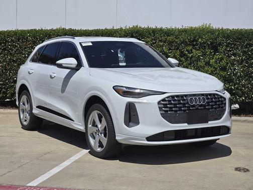 2025 Audi Q5 Premium Plus
