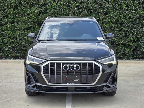 MYTHOS BLACK 2024 Audi Q3 Premium 45 TFSI S line quattro Tiptronic