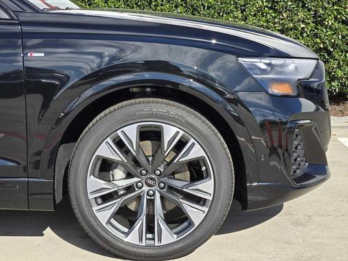 2026 Audi Q8 55 Prestige