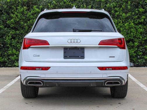 Glacier White Metallic 2023 Audi Q5 45 S line Premium Plus