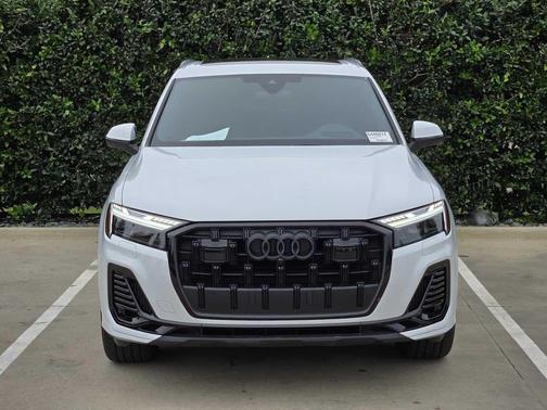GLACIER WHITE 2025 Audi Q7 55 Prestige