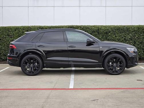 2025 Audi Q8 55 Premium Plus