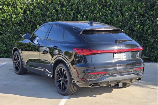 Mythos Black Metallic 2026 Audi Q5 Sportback Prestige TFSI quattro S tronic