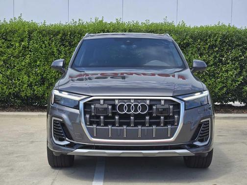 2025 Audi Q7 55 Premium Plus