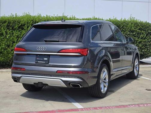 2025 Audi Q7 55 Premium Plus