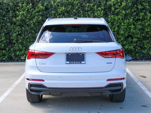 GLACIER WHITE 2024 Audi Q3 Premium 45 TFSI S line quattro Tiptronic