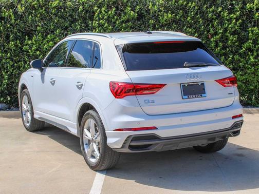 GLACIER WHITE 2024 Audi Q3 Premium 45 TFSI S line quattro Tiptronic
