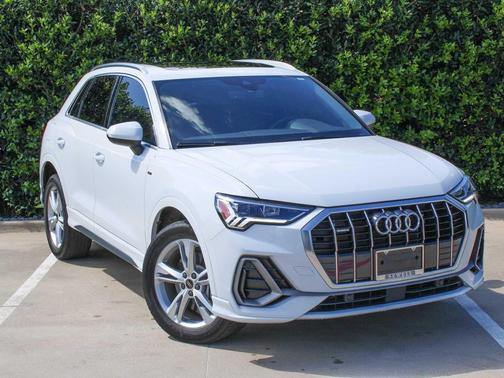 GLACIER WHITE 2024 Audi Q3 Premium 45 TFSI S line quattro Tiptronic